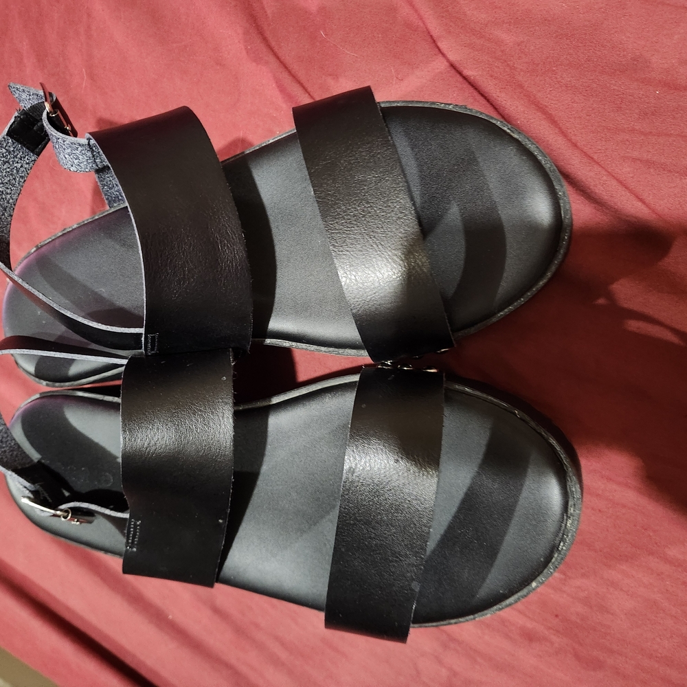 Women's Black Torrid Strappy Sandals Sz 11WW Pre-owned!